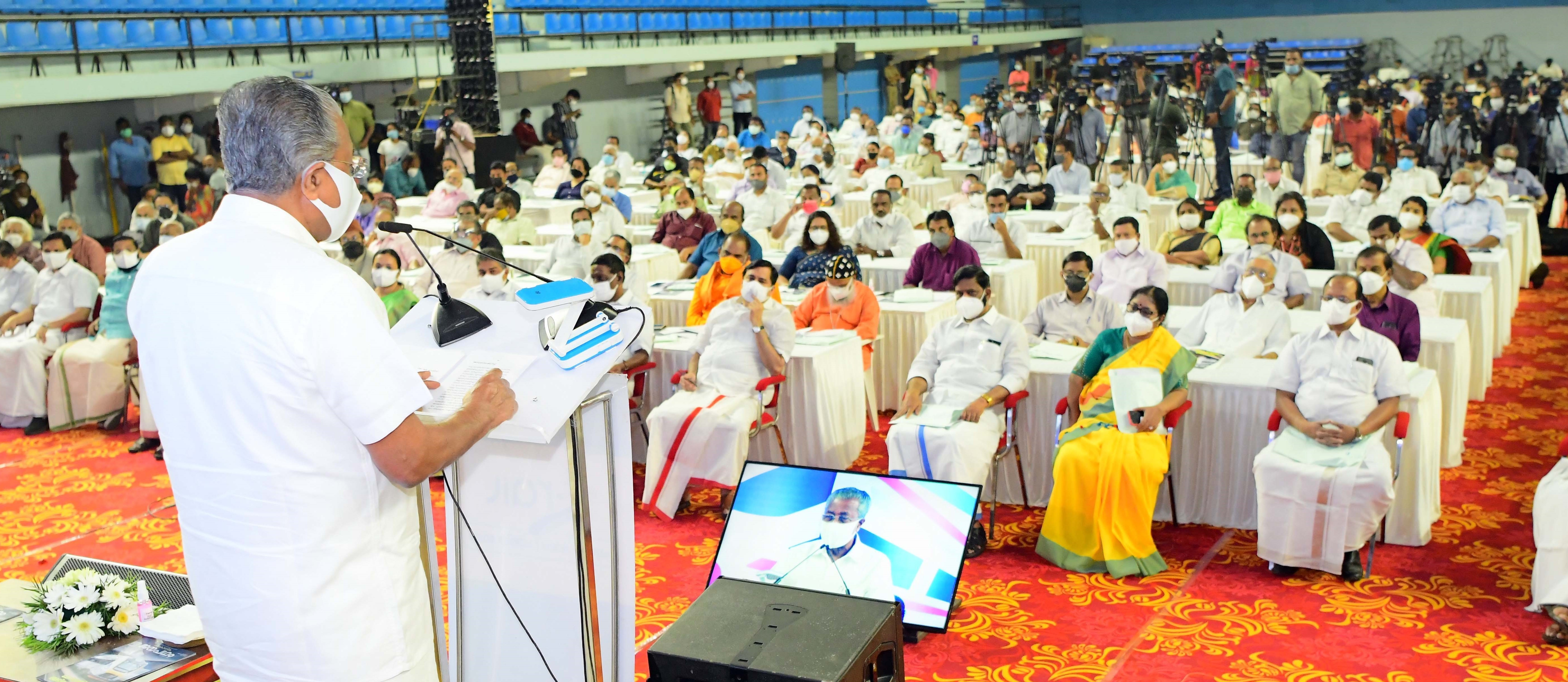 തിരുവനന്തപുരത്ത് സംഘടിപ്പിച്ച ജനസമക്ഷം സില്‍വര്‍ലൈന്‍ പരിപാടിയില്‍ ബഹു. മുഖ്യമന്ത്രി പ്രസംഗിക്കുന്നു (04.01.2022)