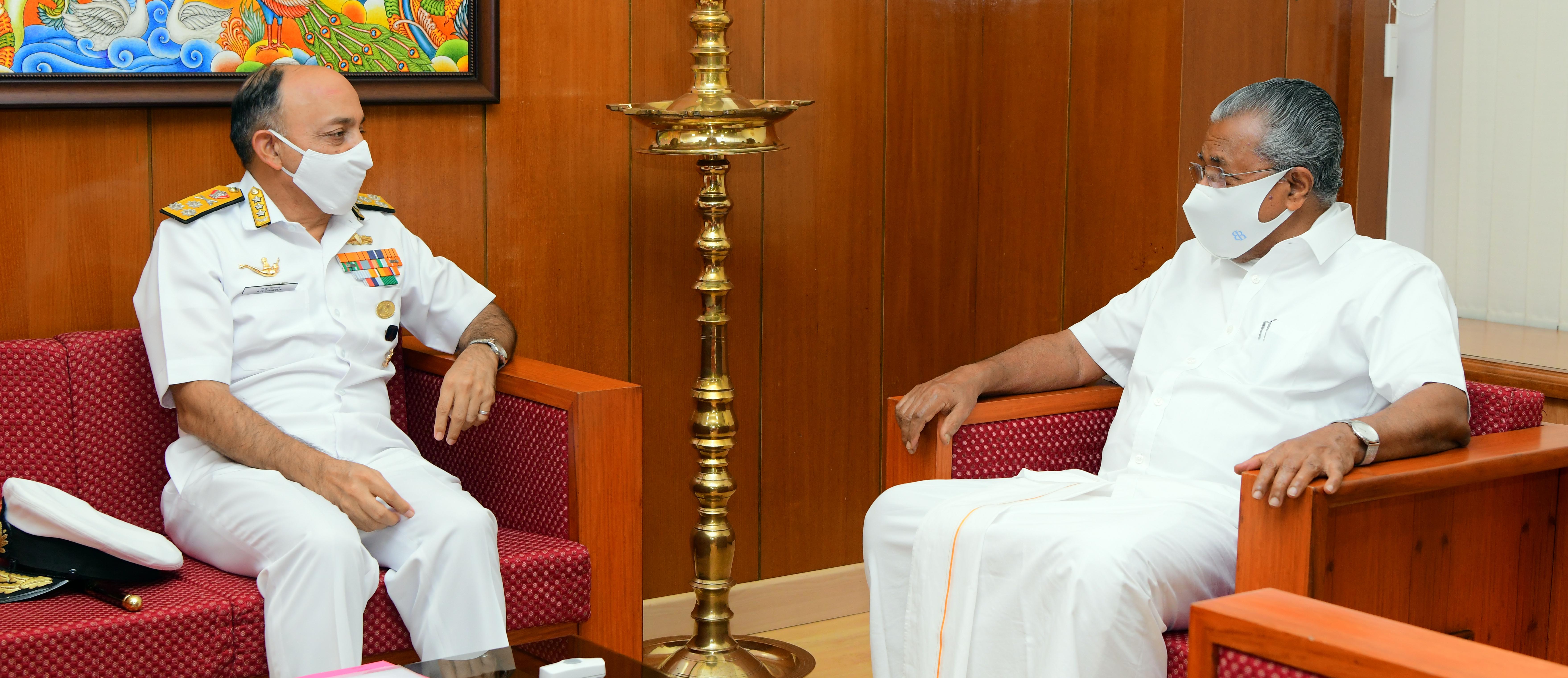 സതേൺ   നേവൽ കമാൻഡ് ഫ്ലാഗ് ഓഫീസർ കമ്മാണ്ടിങ് ഇൻ ചീഫ് വൈസ് അഡ്മിറൽ ബഹു; മുഖ്യമന്ത്രിയുമായി കൂടിക്കാഴ്ച നടത്തുന്നു (25/11/2021)